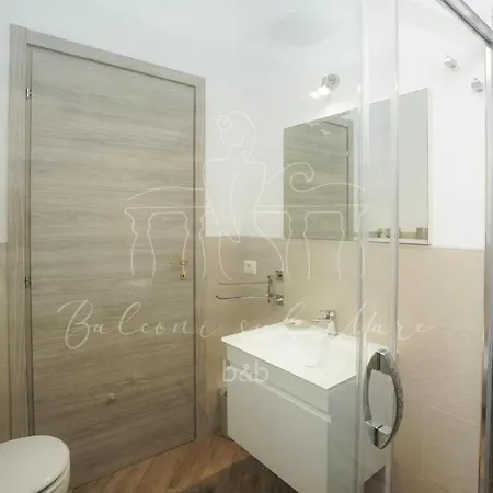 Affittacamere In Bb - Bb Balconi Sul Mare Deluxe With Hydromassage La Spiaggetta *